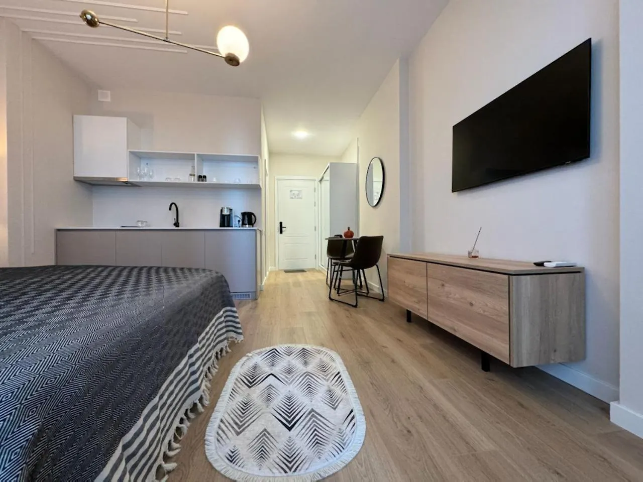 Modern Studio, Park & Sea View Batumi Apartment